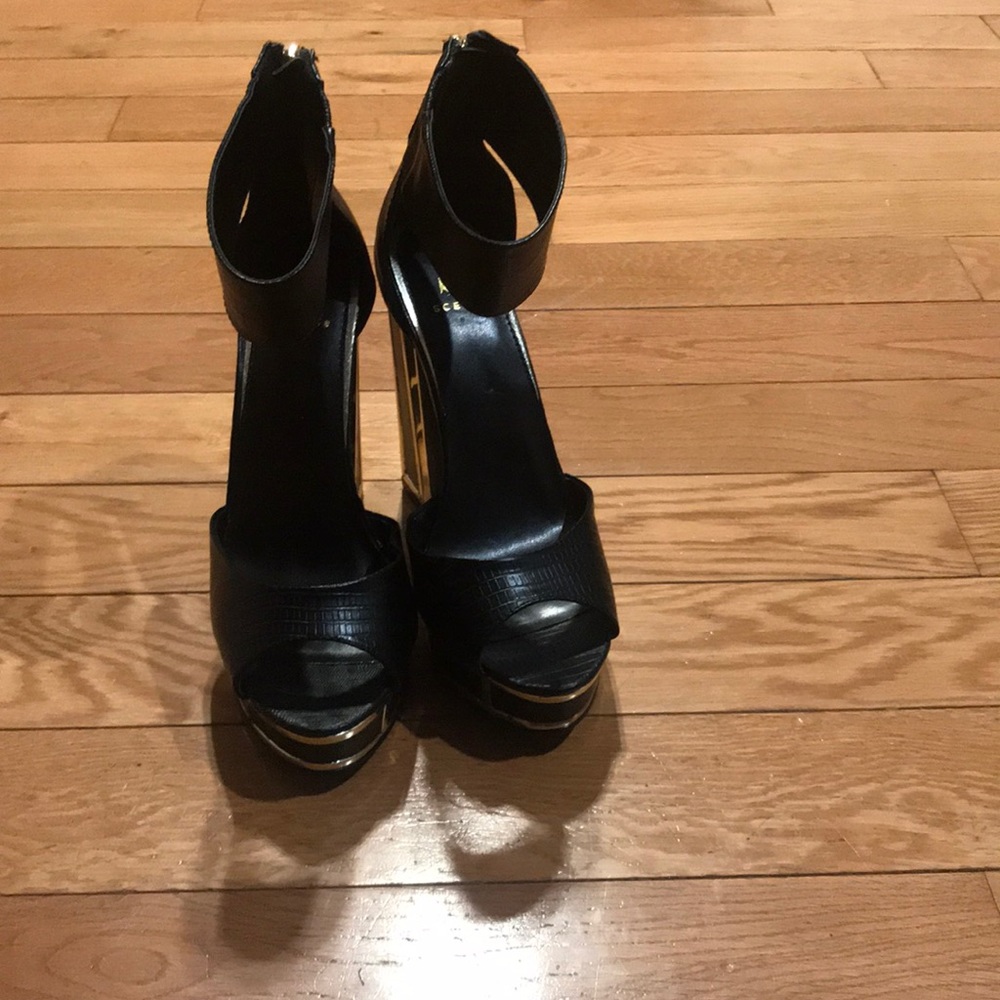 Keene by scene heels